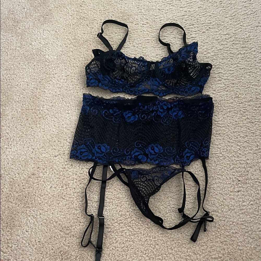 Lace Lingerie Set in Black and Blue
